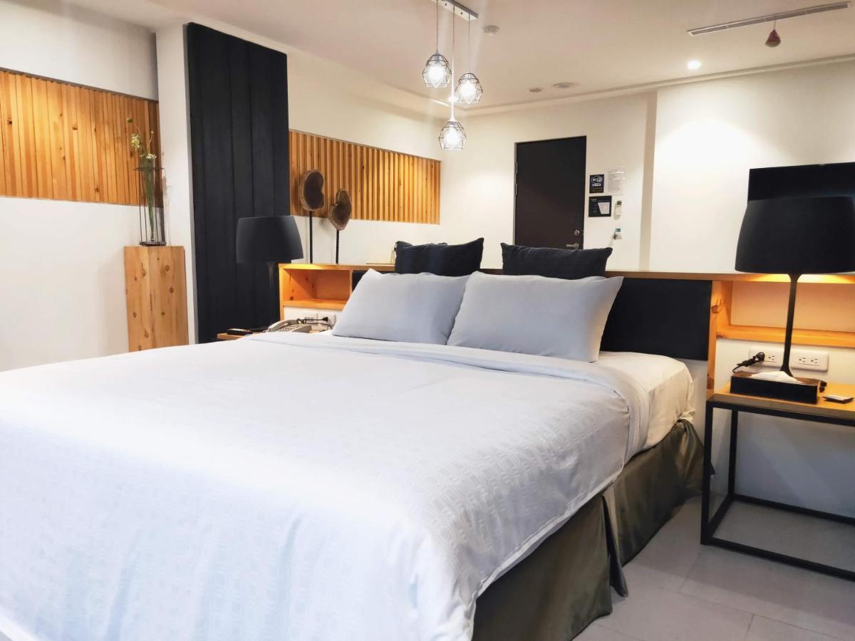 Roppongi Motel Pingtung Exteriör bild