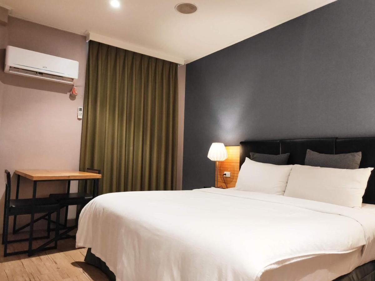 Roppongi Motel Pingtung Exteriör bild