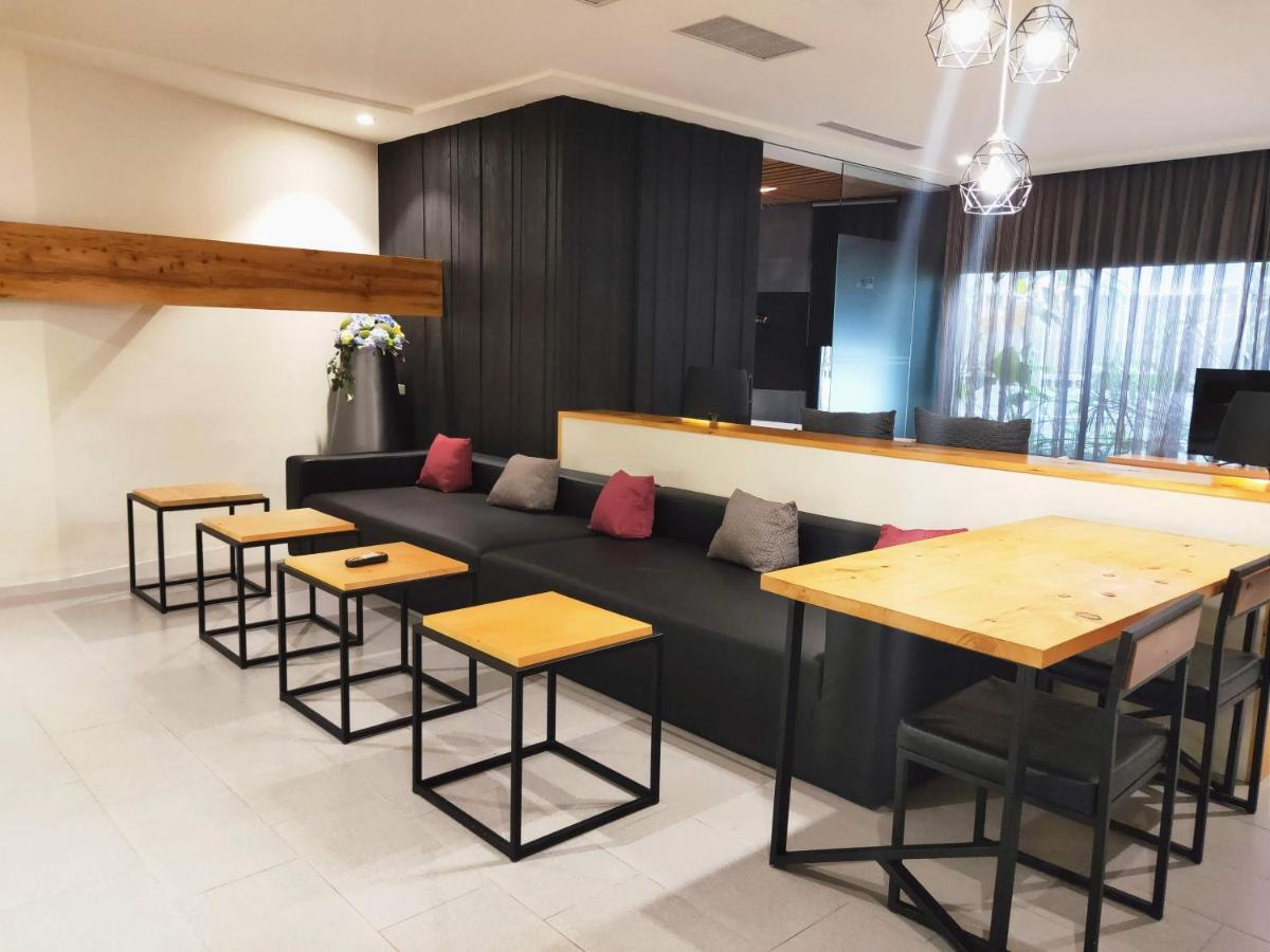 Roppongi Motel Pingtung Exteriör bild