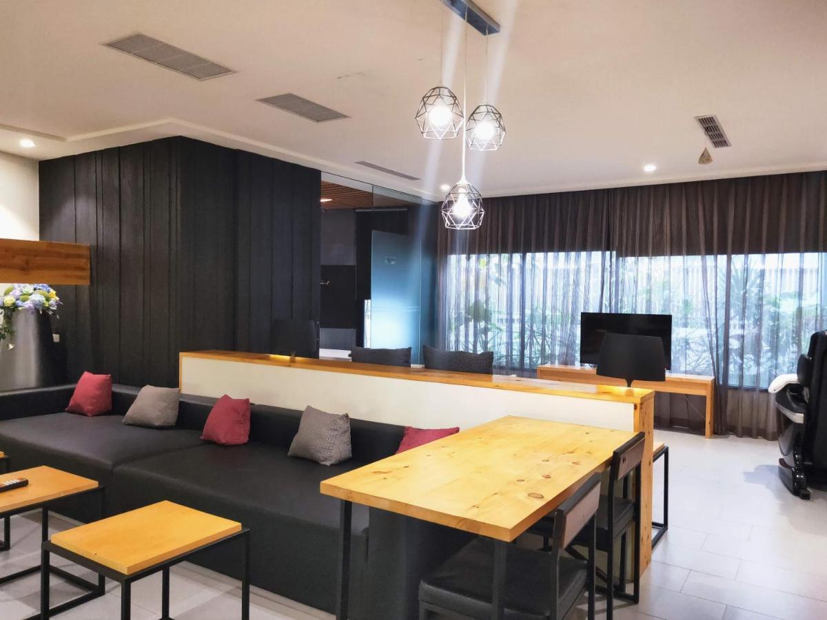 Roppongi Motel Pingtung Exteriör bild